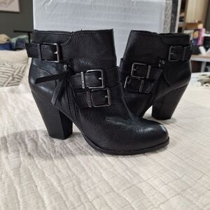 Giani Bini Elegant Black Ankle Boots with Double Buckle